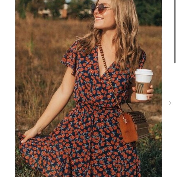 Francesca’s Navy Dress with Poppies - Picture 1 of 4